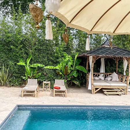 Charmante Avec Piscine Chauffée, Proximité Des Plages