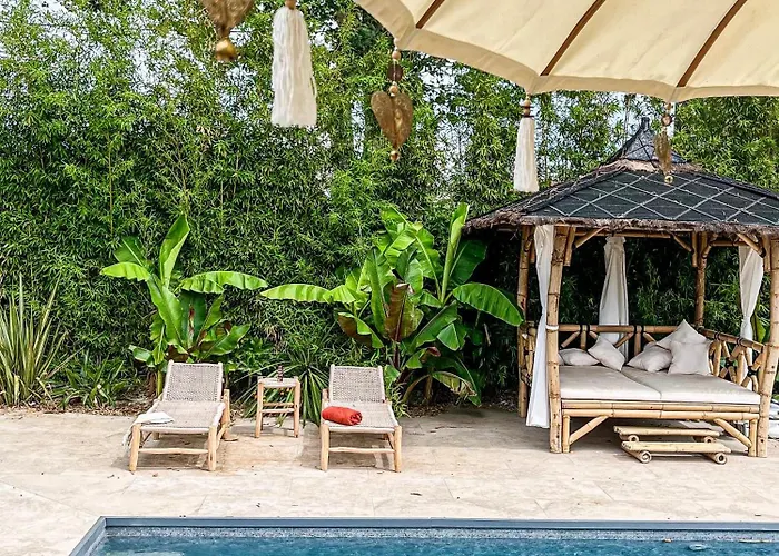 Charmante Avec Piscine Chauffee, Proximite Des Plages